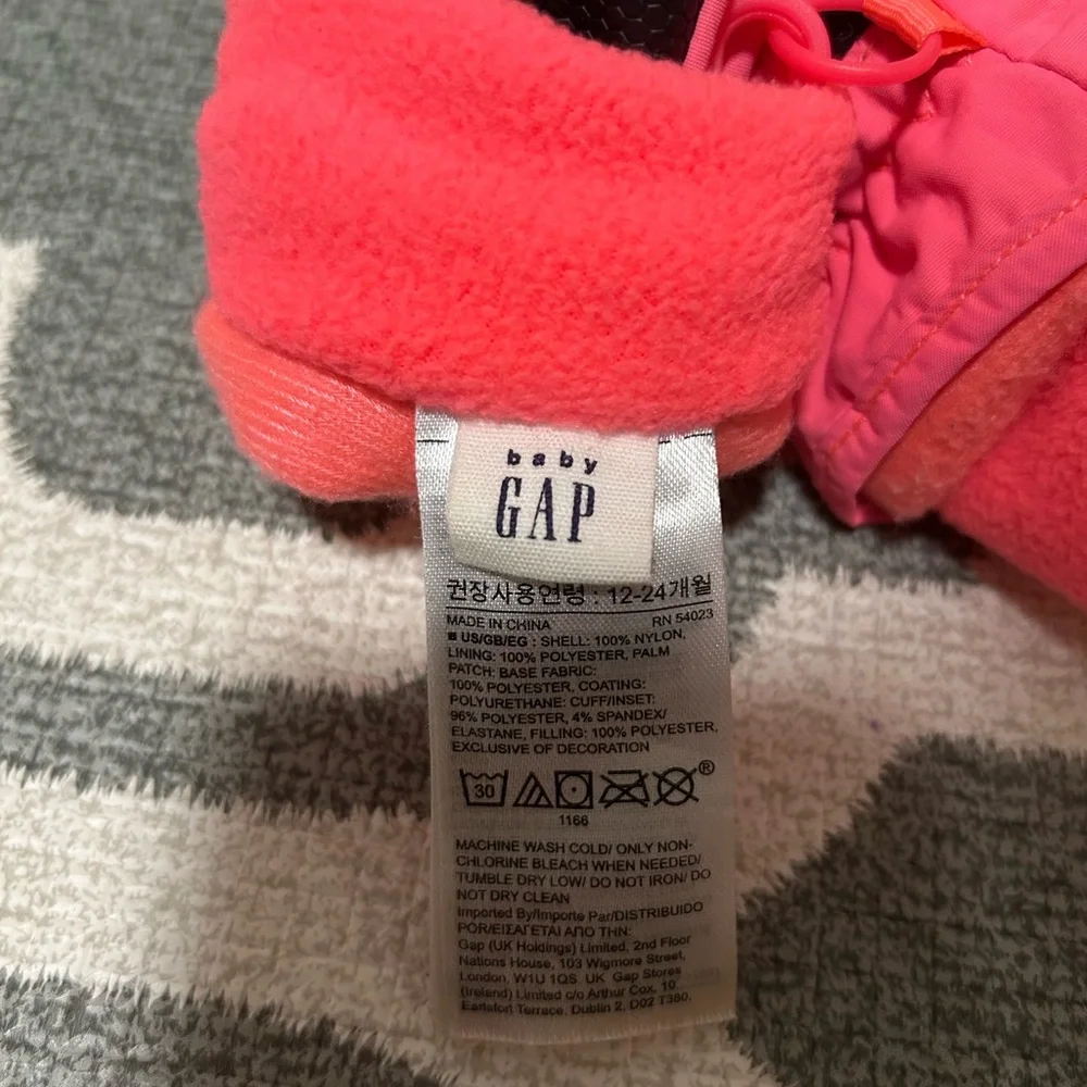 GAP Pink and Black Winter Waterproof Mittens. Size 12-24 months.